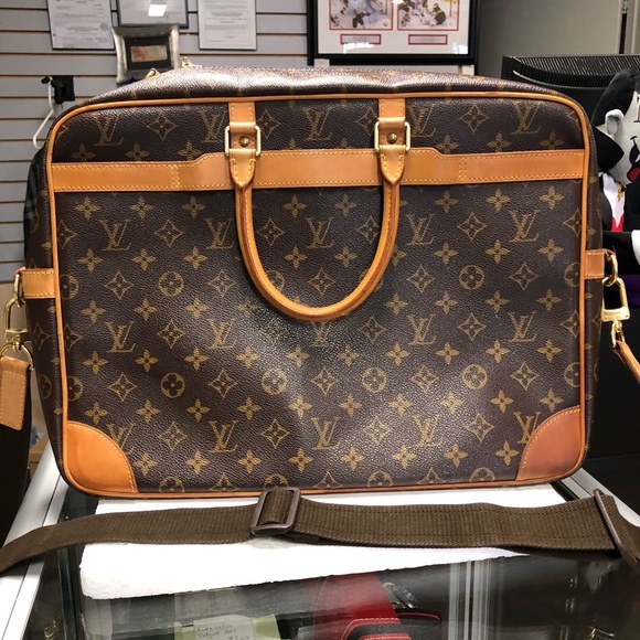 Louis Vuitton Handbags - Louis Vuitton Briefcase Monogram Voyage Bag